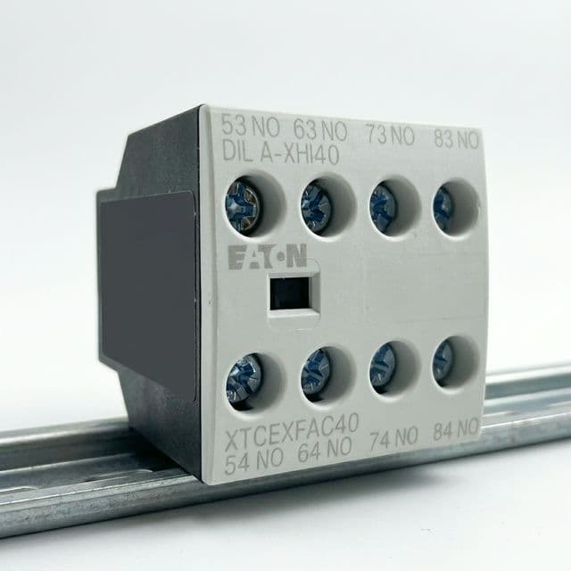 Safety relay module for STO circuits